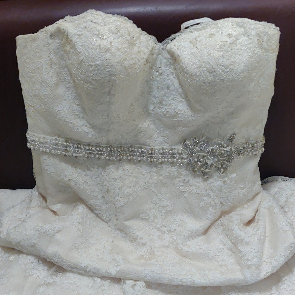 Sincerity wedding dress